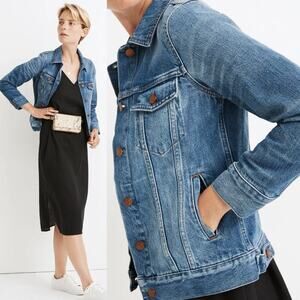 Madewell The Jean Jacket in Pinter Wash Blue Denim Size M (fits like a Small)